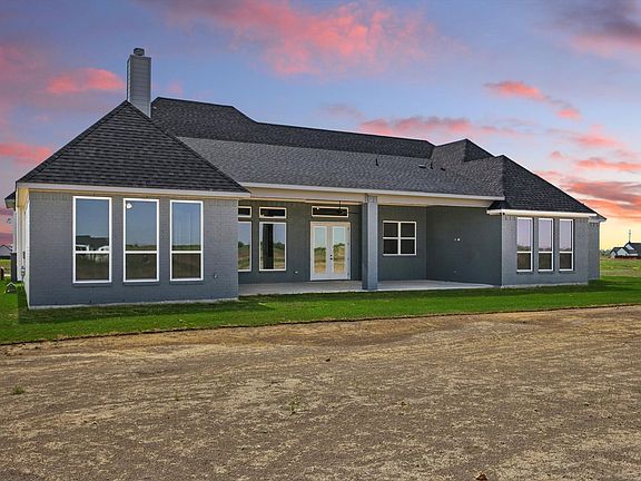 3rd image of 210 Everly Ln