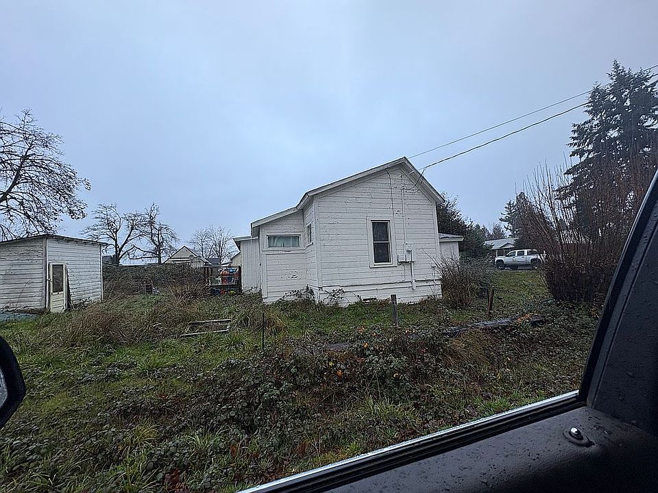 2nd image of 105 N 7th St