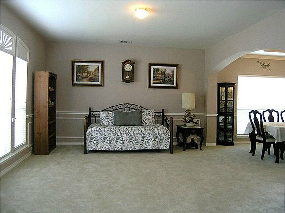 2nd image of 1714 Calgary Dr