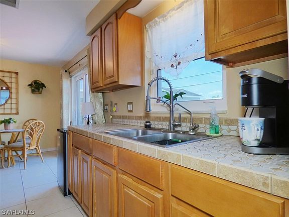 4th image of 281 Chalmer Dr