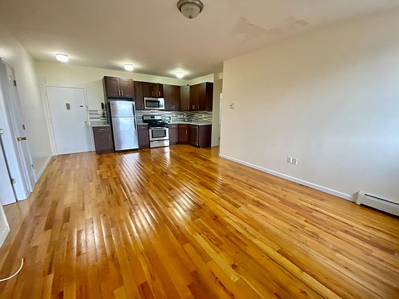 2nd image of 257 15th St #54