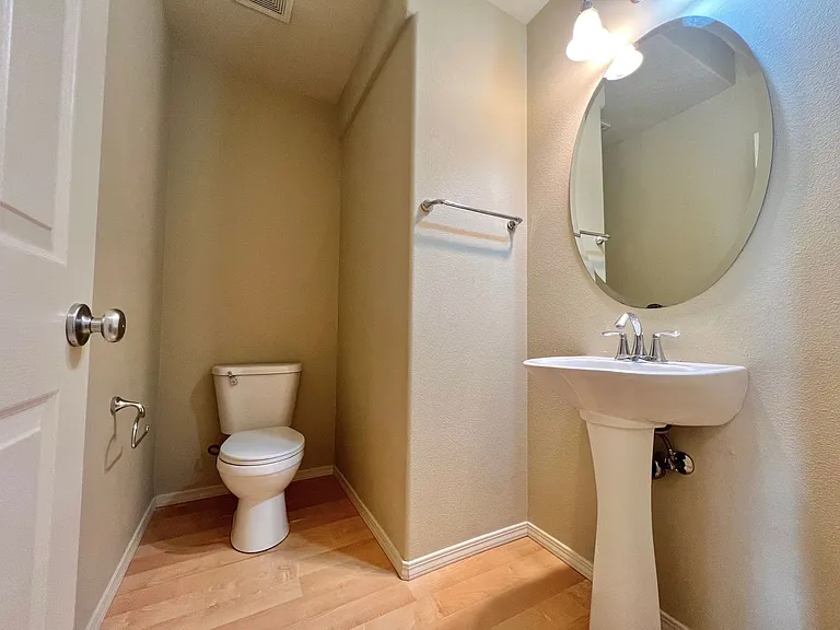 1048 SE Tamora Ave — Photo 7