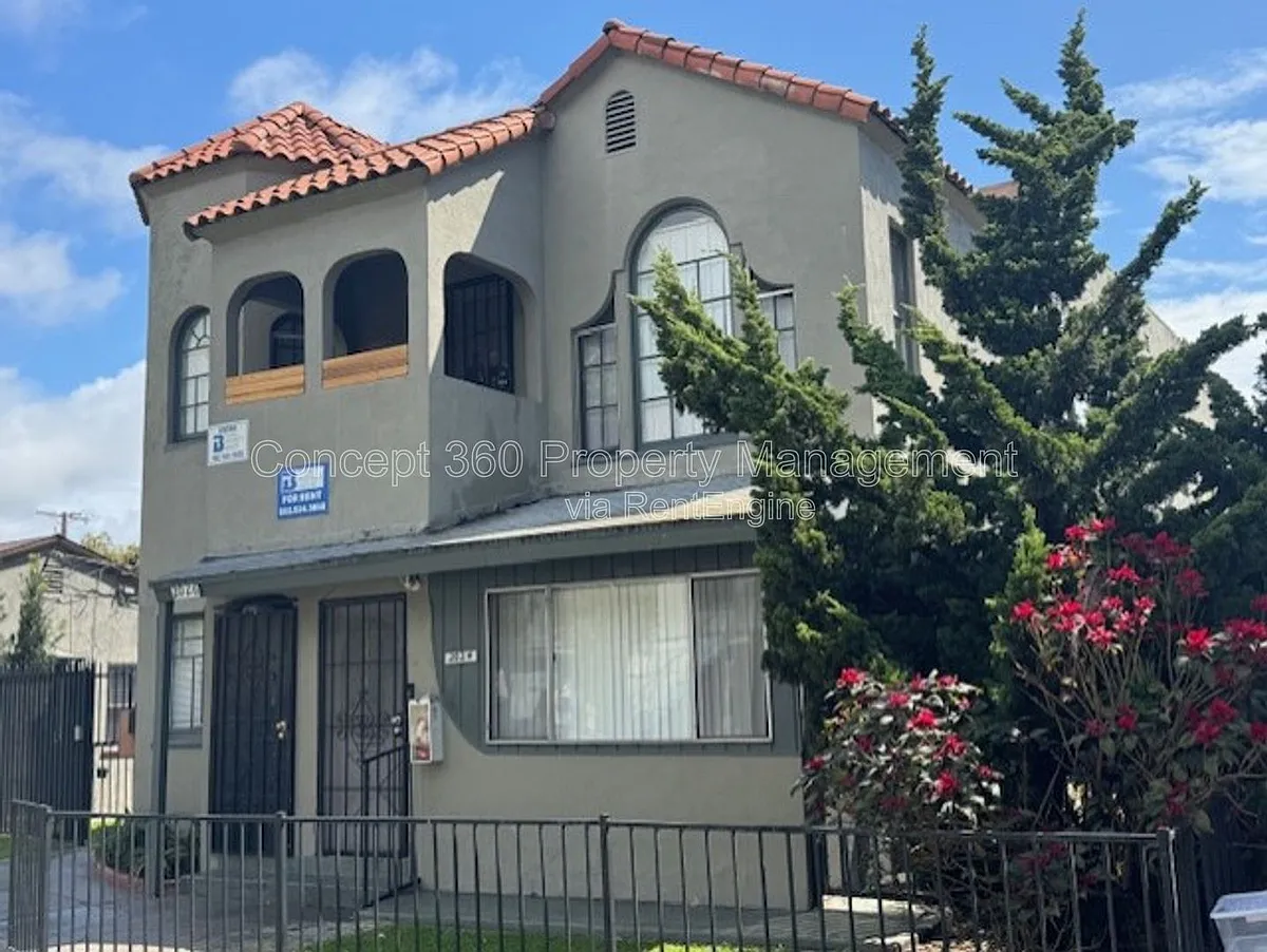 Building Photo - 2028 Chestnut Ave #A