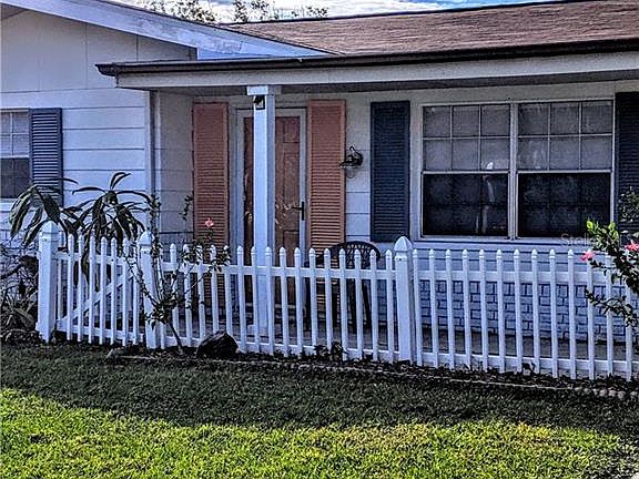 3rd image of 3609 Rockaway Dr