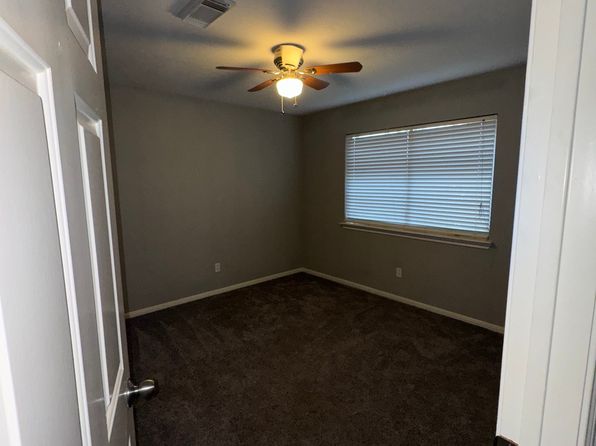 2811 Lexington Woods Dr