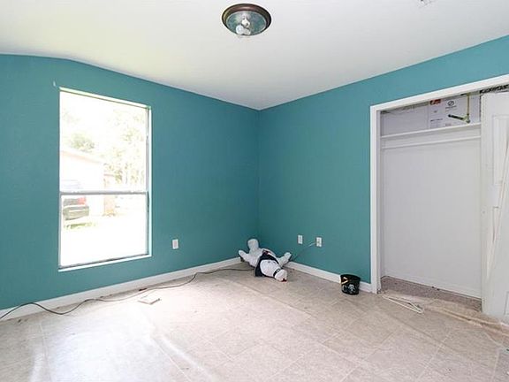 5th image of 624 Foster Ave