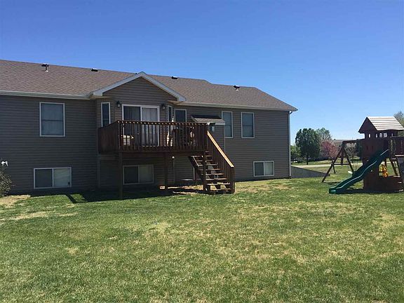 3rd image of 1121 Hillside Dr