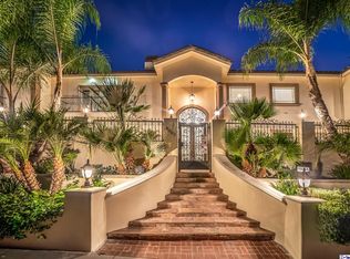 4007 Hayvenhurst Ave, Encino, CA 91436