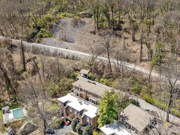 565 Winterview Ln — Photo 64