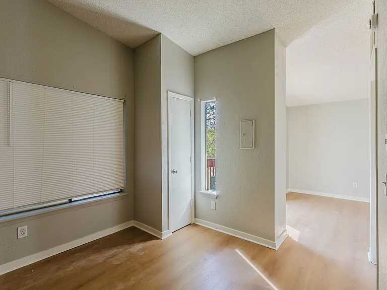 932 S Dearborn Way #18 — Photo 11