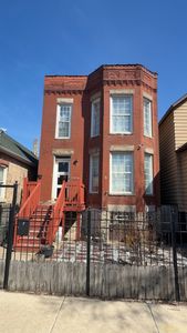 (Undisclosed Address), Chicago, IL, 60617