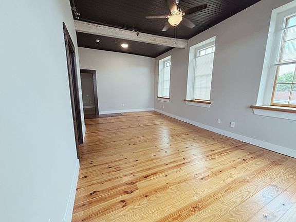 4th image of 202 S Main St #214