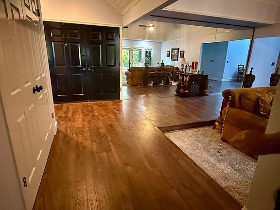 5th image of 2555 W Bluff Ave Unit 142