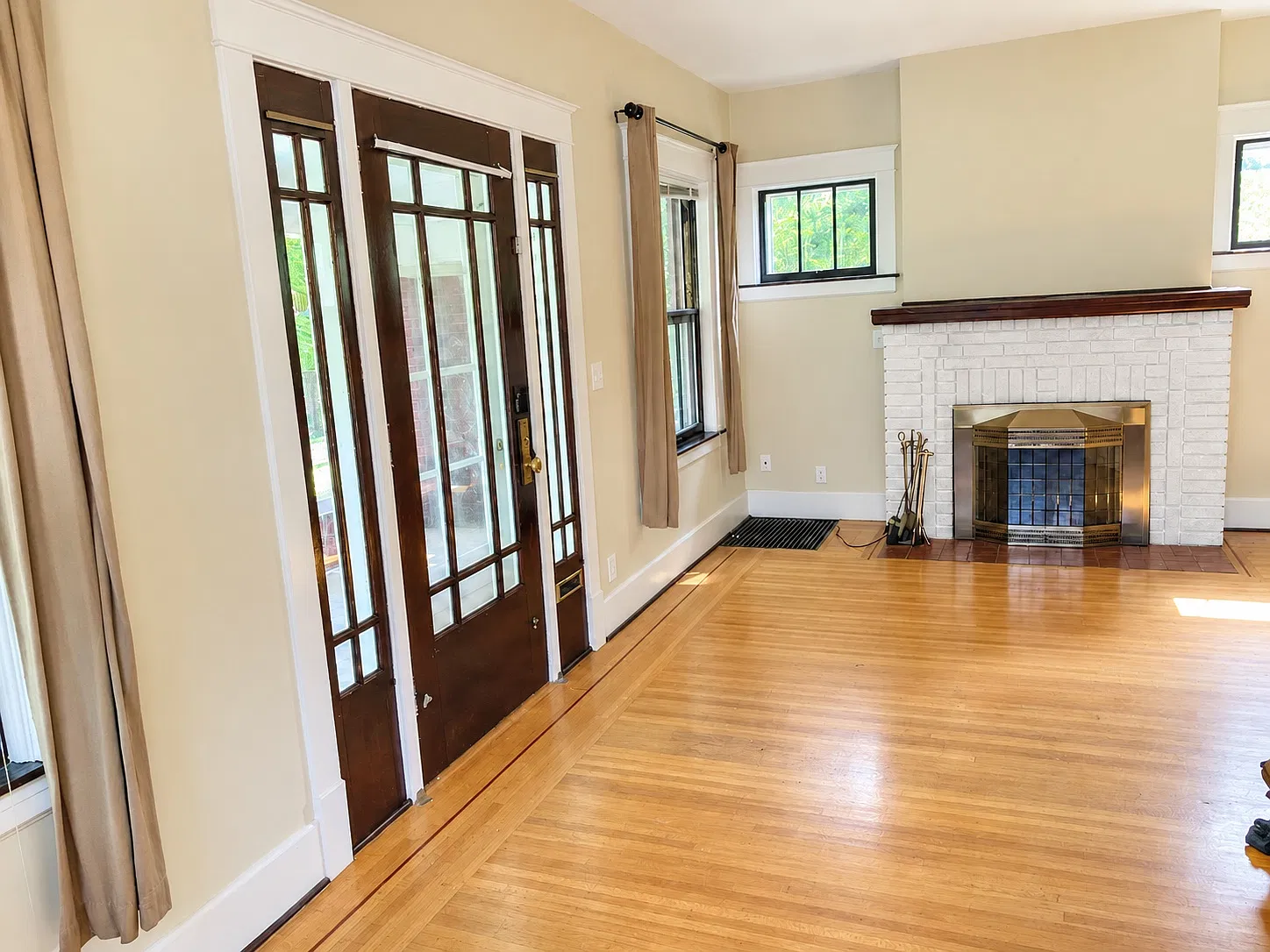 3 bed, 2200 sqft, $2,500 — Photo 4
