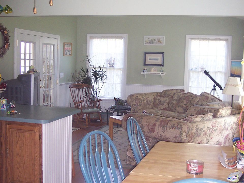 2nd image of 54 Spindrift Ln
