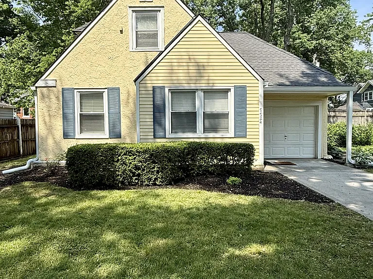 7724 Walnut St — Photo 9