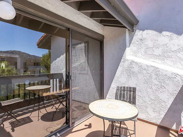 1541 Palisades Dr — Photo 39
