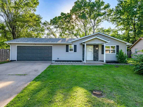 1709 N Main St, Rose Hill, KS 67133