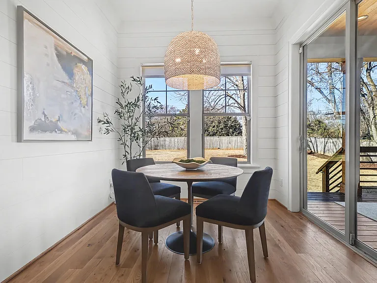 2852 Dorchester Pl — Photo 18