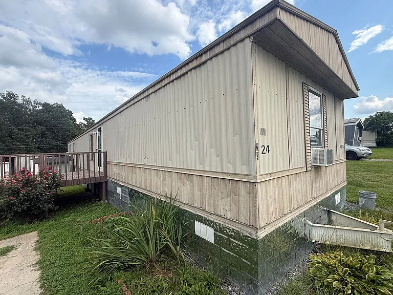 1028 Ruby St — Photo 14