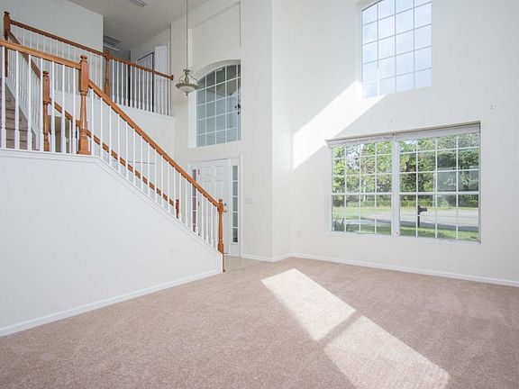 4th image of 445 Fort Drum Ct