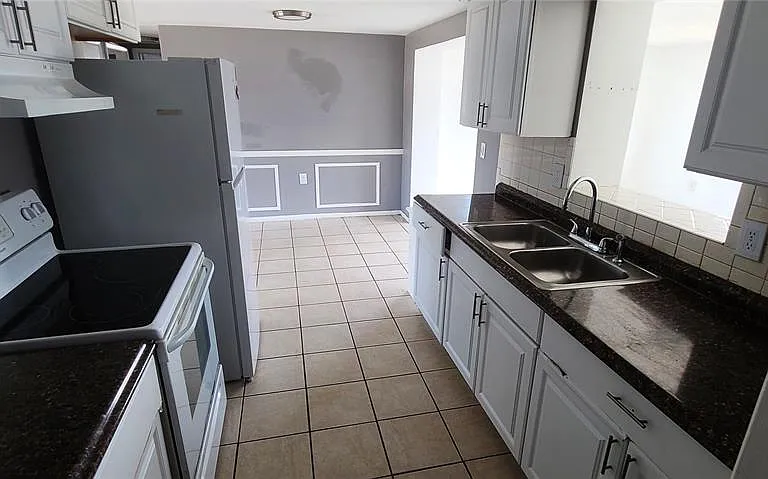 5200 Chet Dr — Photo 8