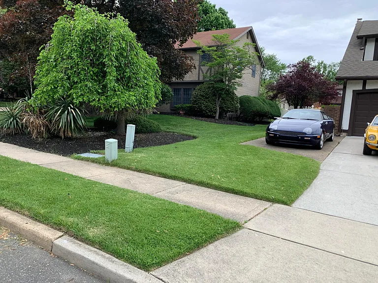1613 Mayflower Ln — Photo 3