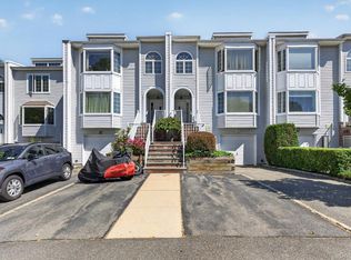 240-17 Oak Park Dr #73A, Little Neck, NY 11362