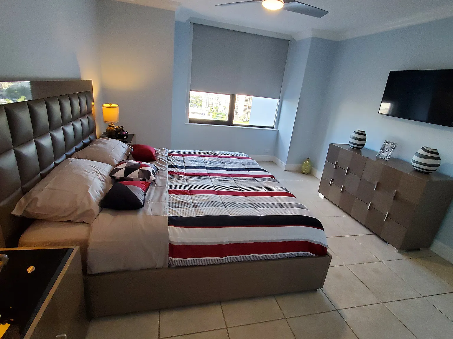 3505 S Ocean Dr — Photo 2