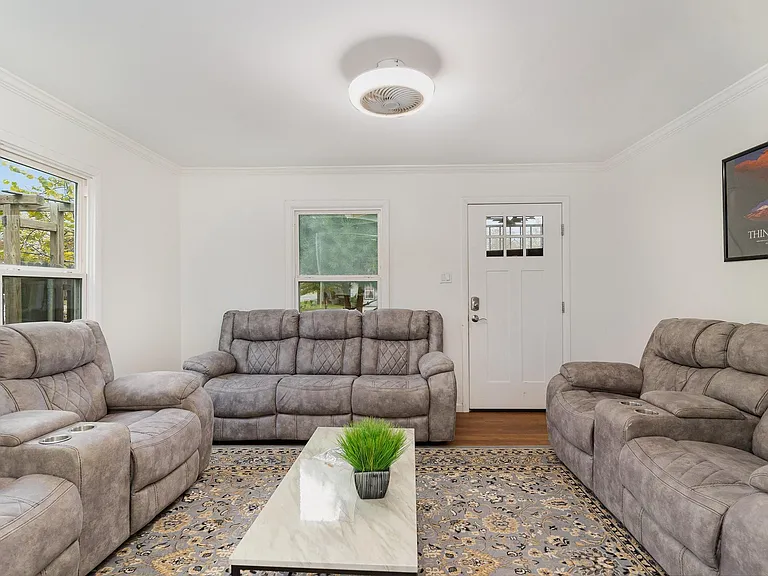 700 Broadway Ave — Photo 5
