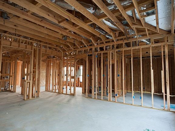 5th image of 209 Echo Brook Ln