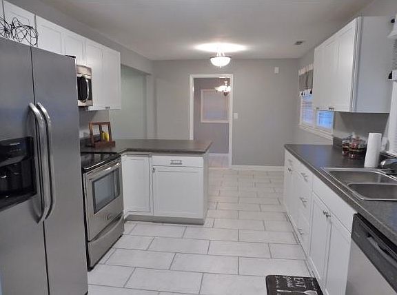 5th image of 4105 Skyland Dr
