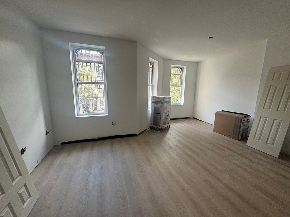 1st image of 309 Grove St Floor 2
