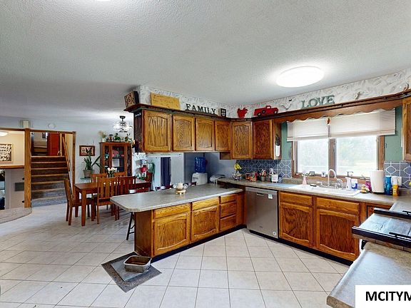3rd image of 10910 Ulmus Ave
