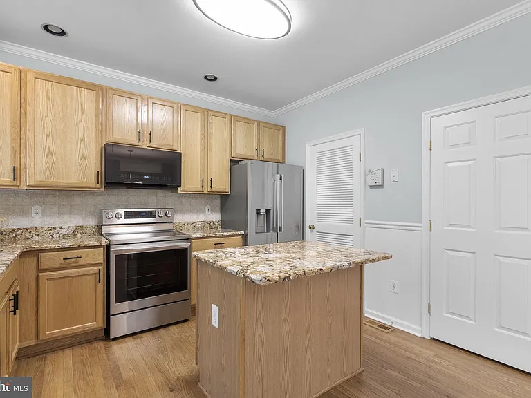 6381 Stockbridge Overlook Ct — Photo 10