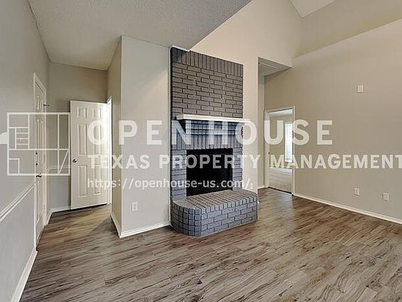3rd image of 905 Freshwood Ct
