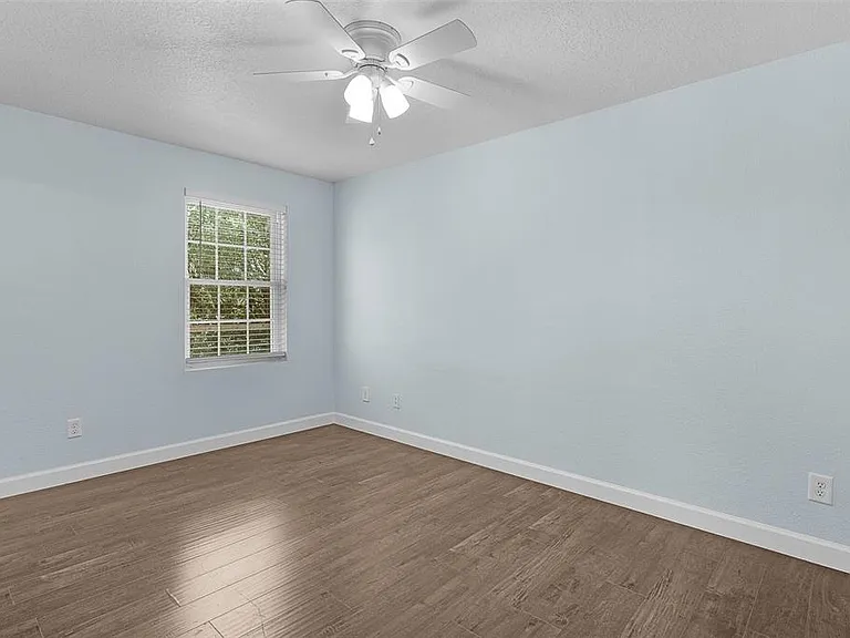 400 NW 80th Ave — Photo 15