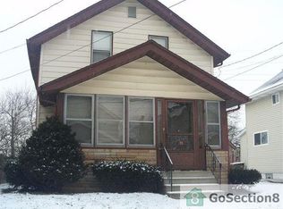 35 Portage Ave, Pontiac, MI 48341