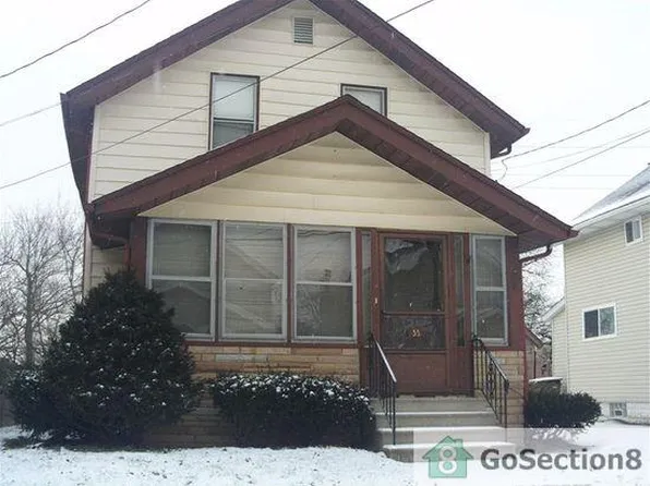 35 Portage Ave, Pontiac, MI 48341