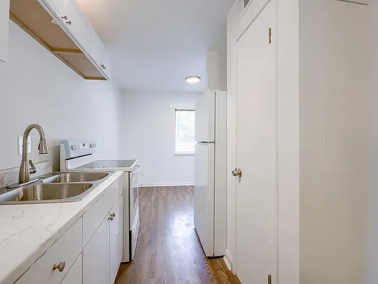 15216 Bellaire Ave — Photo 3