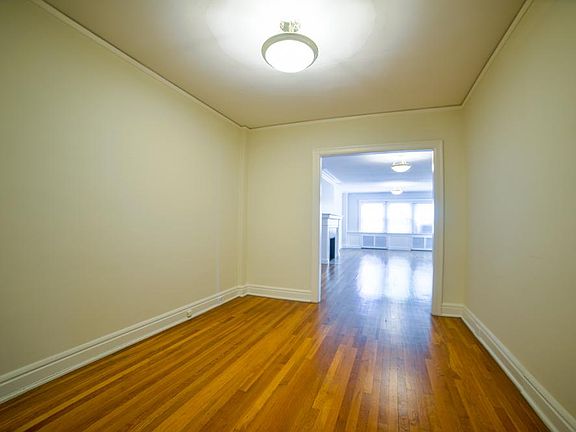 3rd image of 420 E Armour Blvd APT 4SW