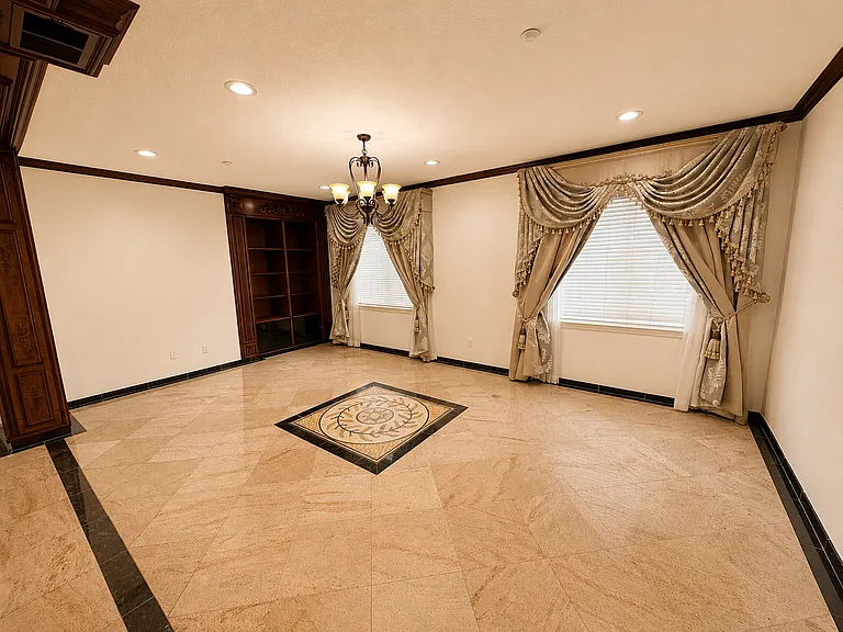 621 Marbella Ct — Photo 5