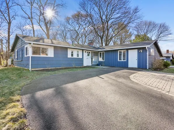 10 Ballydrain Rd, Framingham, MA 01701