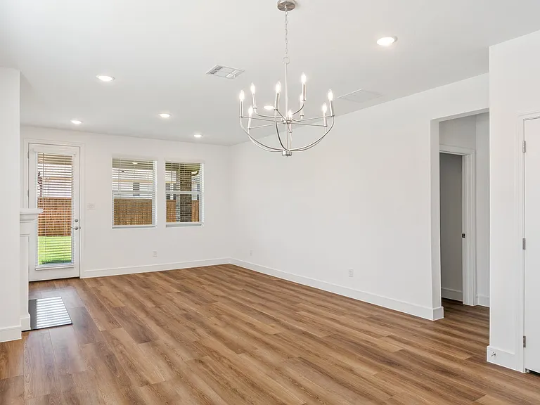 619 Sunflower Trl — Photo 11