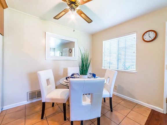 5th image of 856 Gilchrist Dr APT 3