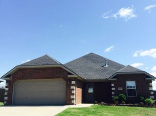 581 Keswick Dr, Centerton, AR 72719