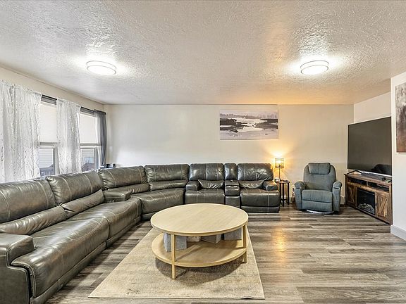 5th image of 1404 N Spring Mountain Rd E