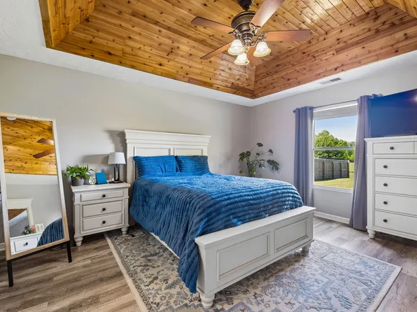 813 Magnolia Blvd, White House, TN 37188