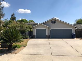 1170 Kamm Ave, Kingsburg, CA 93631