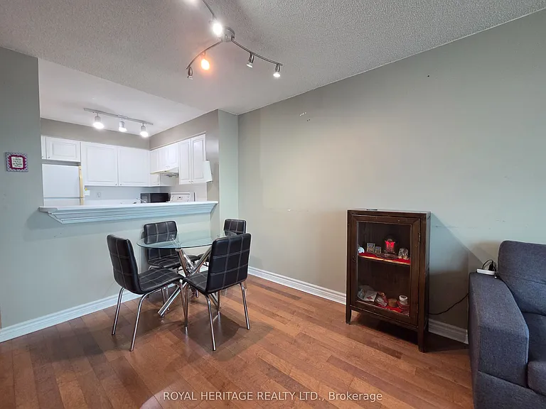 11 Lee Centre Dr #2212 — Photo 12